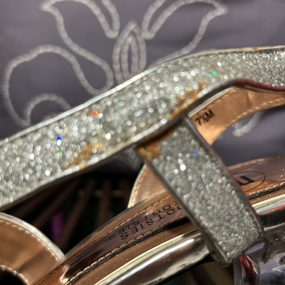 Mootsies Tootsies sz 7.5 silver sandals clear heel special occasion Holiday - Picture 3 of 8